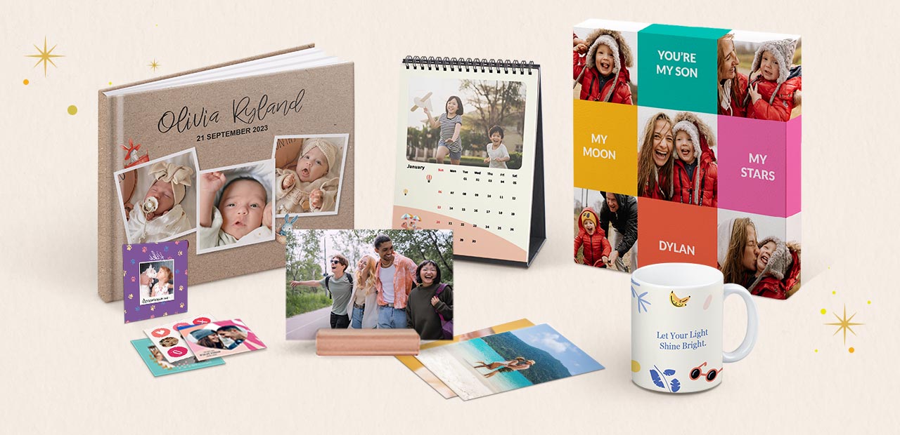 Groupshot products of photobooks, calendars, 4R prints, canvas, and magnet showing christmas or holiday theme